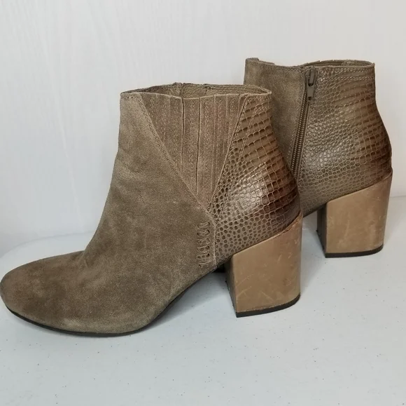 Levity Berlin Snakeskin Leather Brown Side Zipper Block Heel Ankle Booties Sz 9M